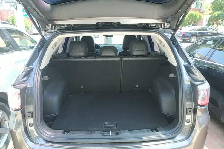 Used Jeep Compass 2017 200T Automatic Family Edition Trunk