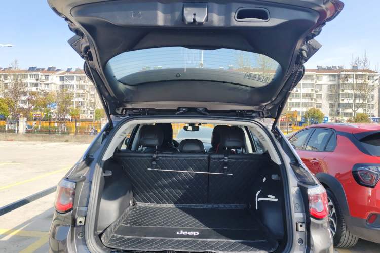 Used Jeep Compass 2017 200T Automatic Family Edition Trunk