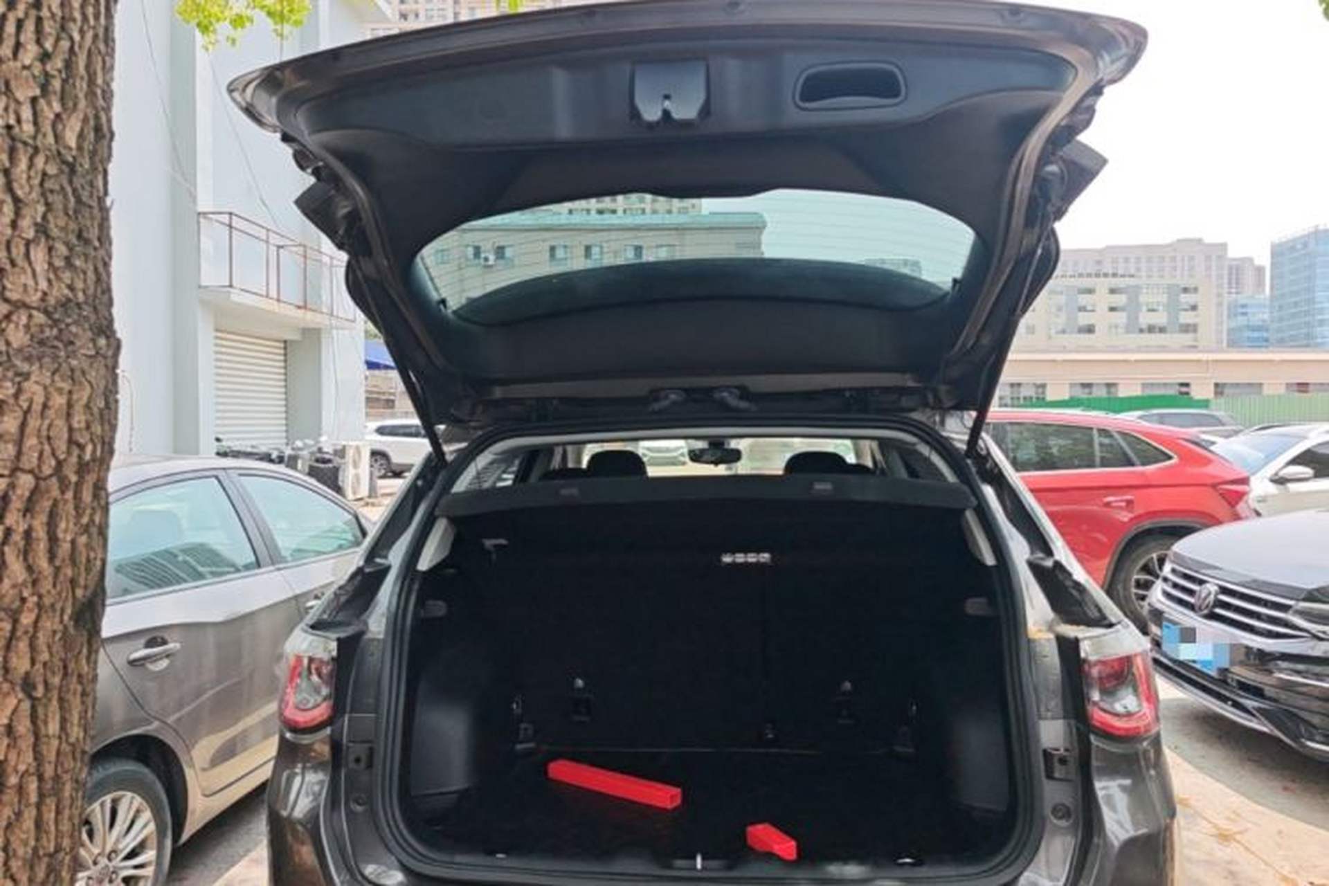 Used Jeep Compass 2017 200T Automatic Family Edition Trunk