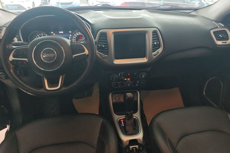 Used Jeep Compass 2017 200T Automatic Family Edition Center Console