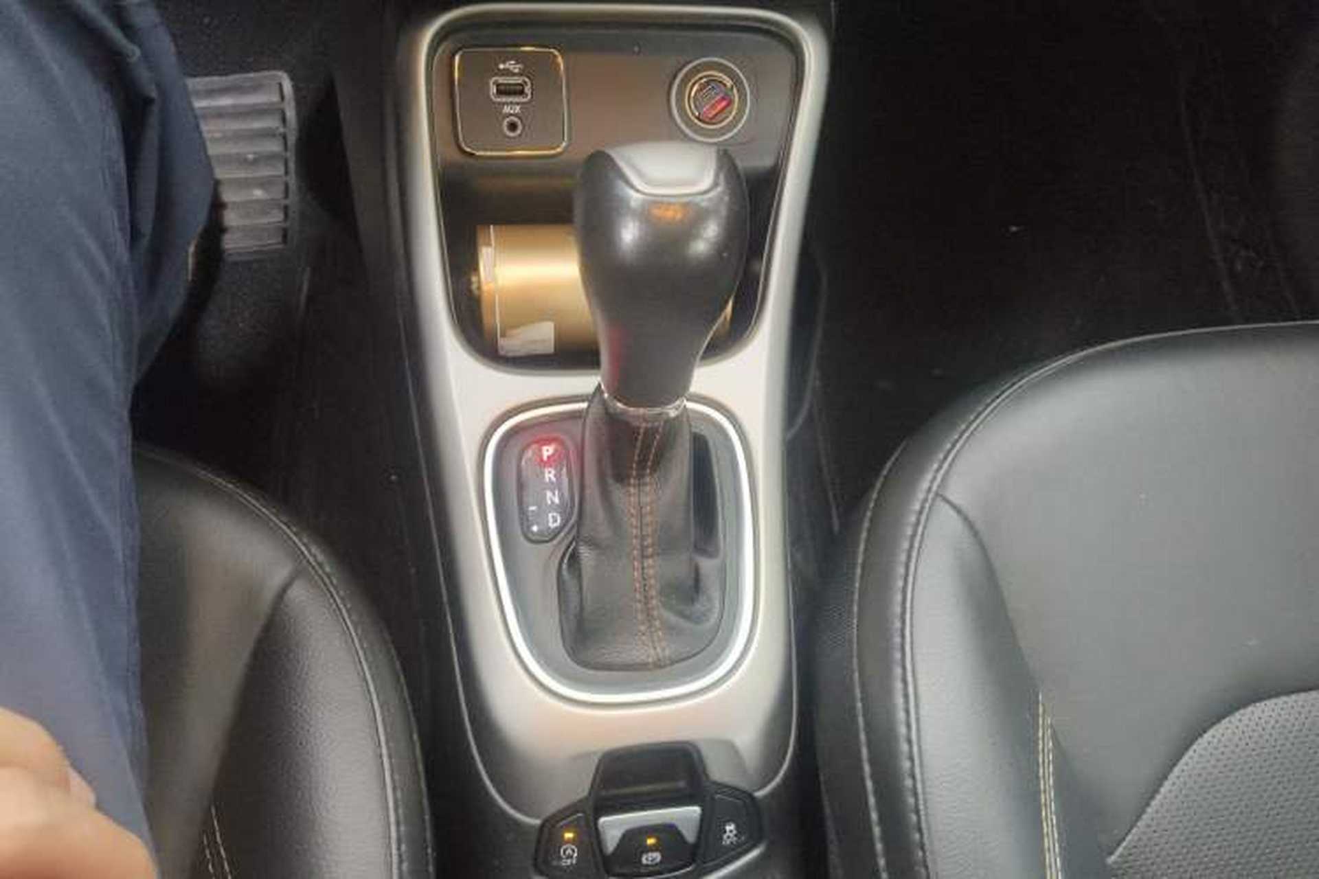 Used Jeep Compass 2017 200T Automatic Family Edition Gear Lever