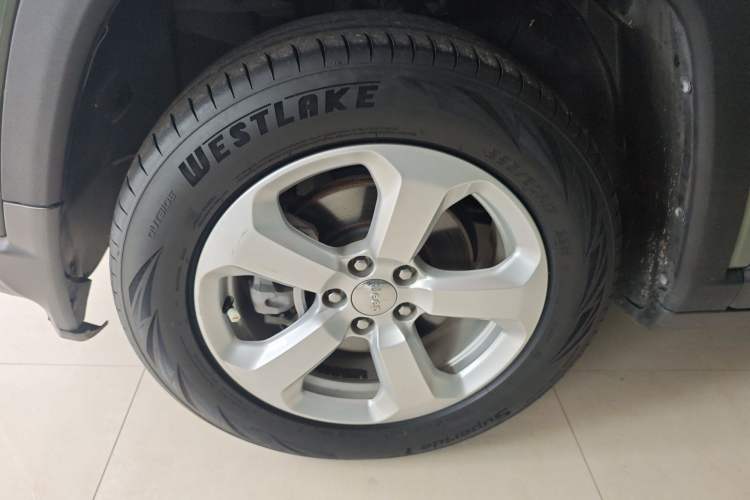Used Jeep Compass 2017 200T Automatic Family Edition Left Front Wheel Hub