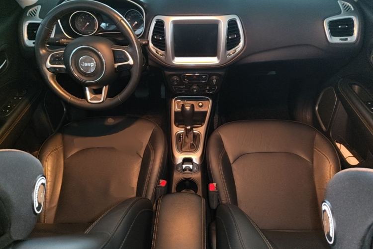 Used Jeep Compass 2017 200T Automatic Family Edition Center Console