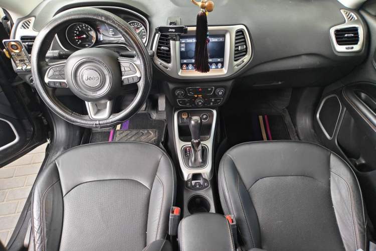 Used Jeep Compass 2017 200T Automatic Family Edition Center Console