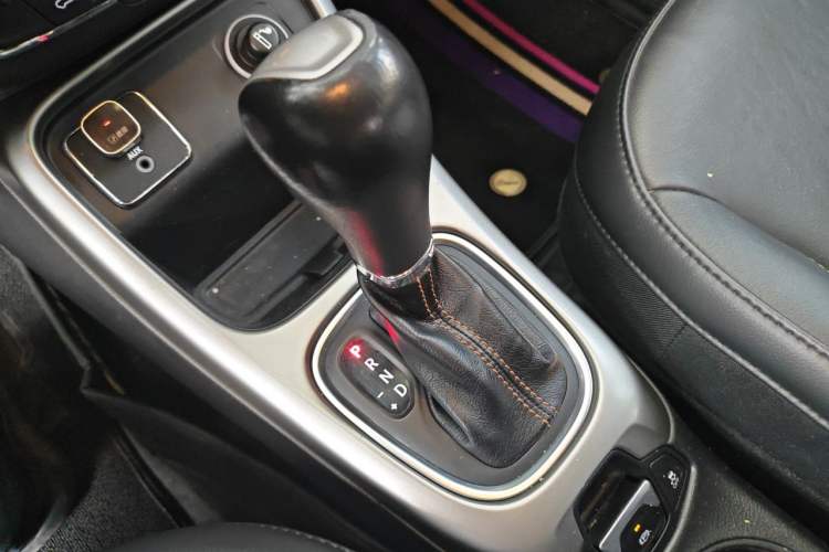 Used Jeep Compass 2017 200T Automatic Family Edition Gear Lever
