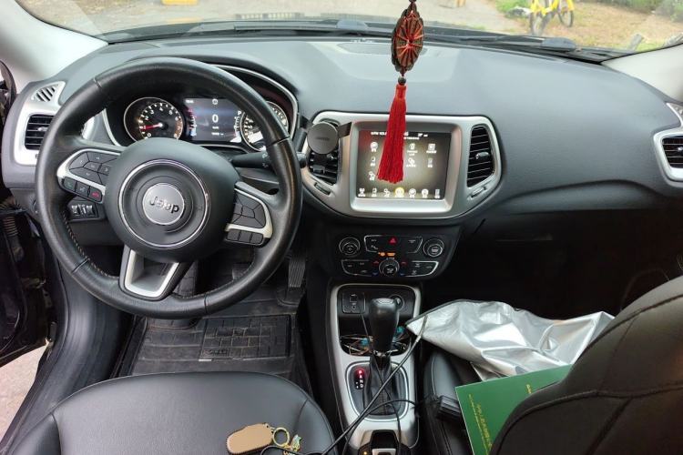 Used Jeep Compass 2017 200T Automatic Family Edition Interior 2