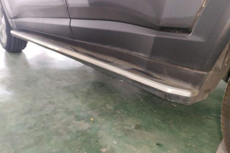 Used Jeep Compass 2017 200T Automatic Family Edition Left Side Sill