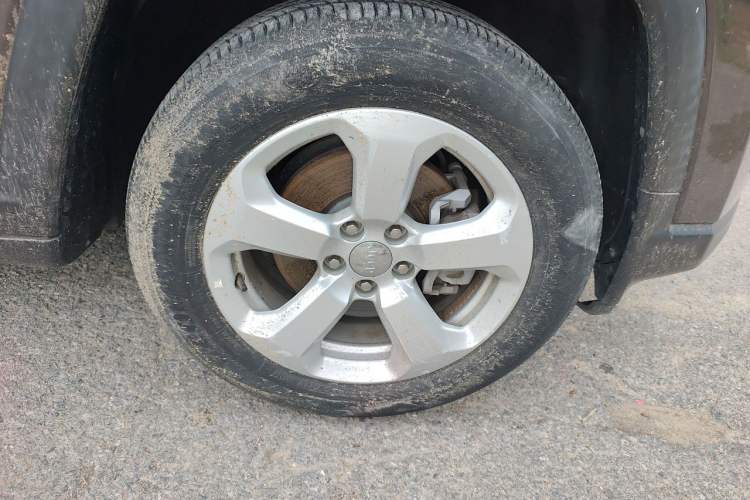 Used Jeep Compass 2017 200T Automatic Family Edition Right Front Wheel Hub