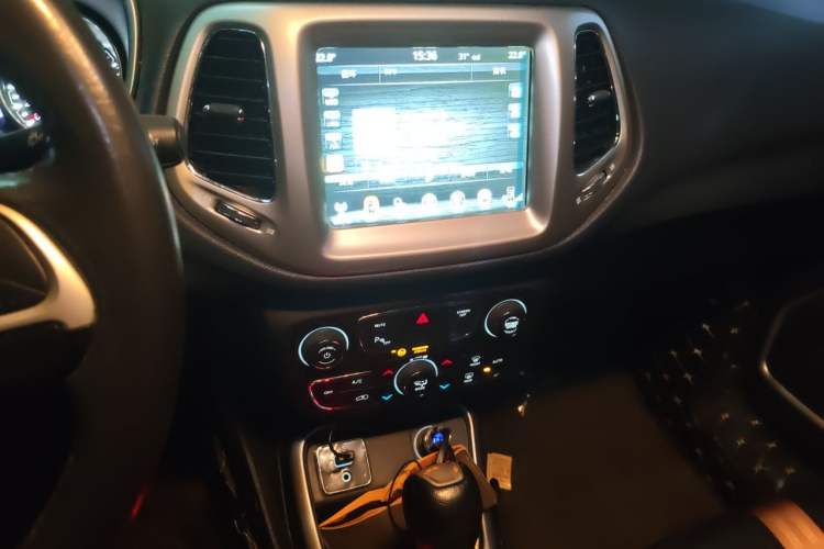 Used Jeep Compass 2017 200T Automatic Family Edition Audio And AC Panel