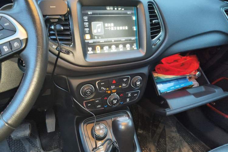 Used Jeep Compass 2017 200TS Automatic High-Performance All-Wheel Drive Edition Audio And AC Panel