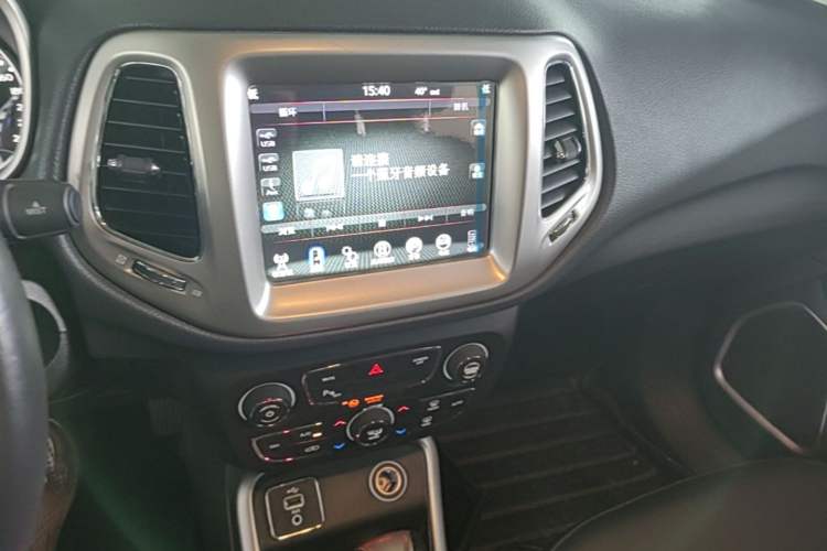 Used Jeep Compass 2017 200T Automatic Family Edition Audio And AC Panel