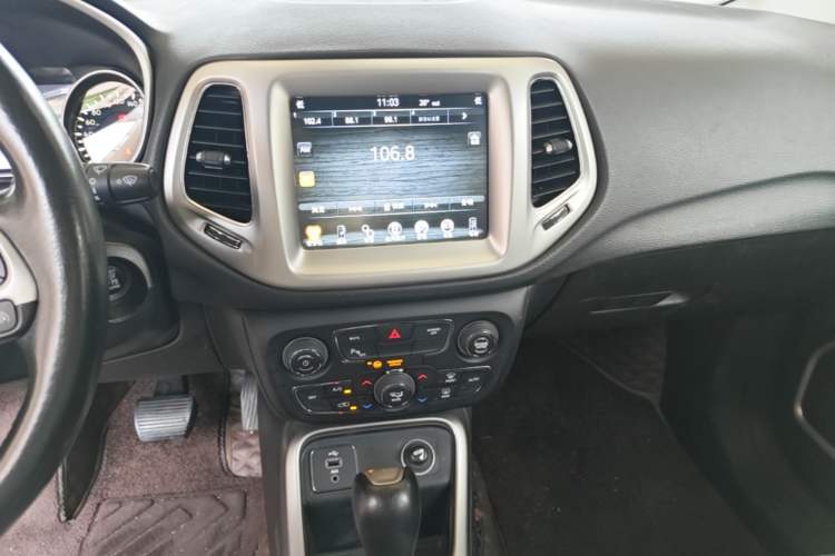Used Jeep Compass 2017 200T Automatic Family Edition Audio And AC Panel
