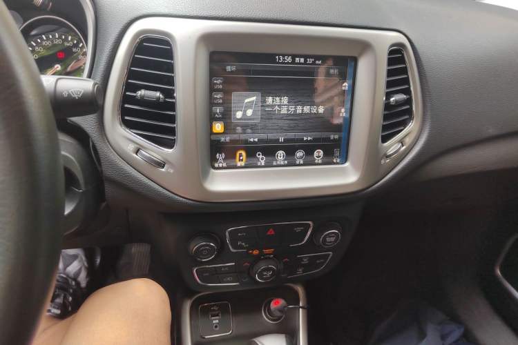 Used Jeep Compass 2017 200T Automatic Family Edition Audio And AC Panel