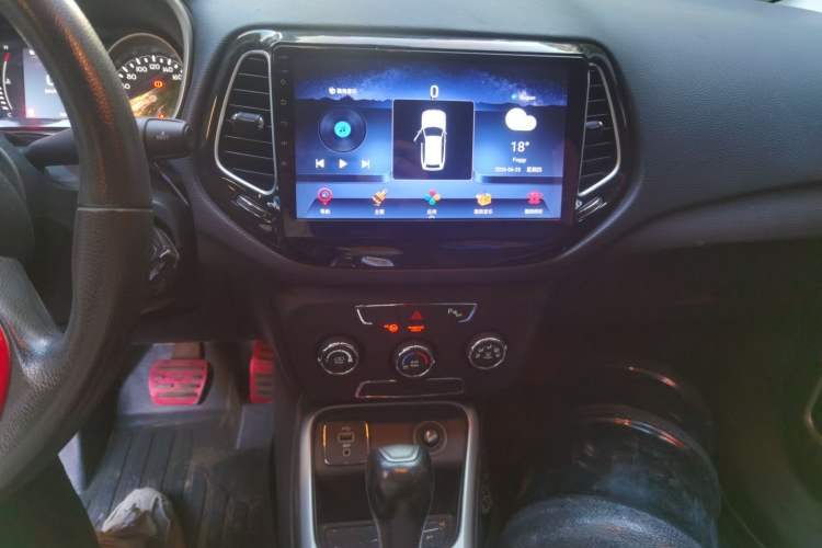 Used Jeep Compass 2017 200T Automatic Comfort Edition Audio And AC Panel