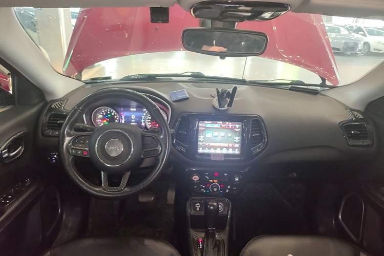 Used Jeep Compass 2017 200T Automatic Family Edition Center Console