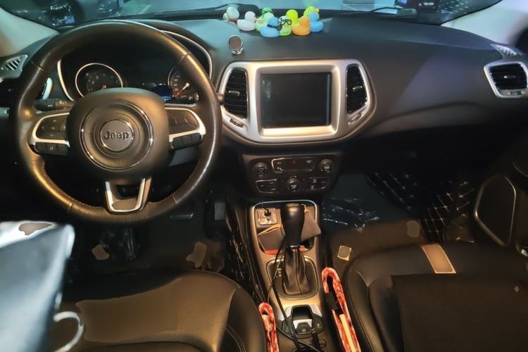 Used Jeep Compass 2017 200T Automatic Family Edition Center Console