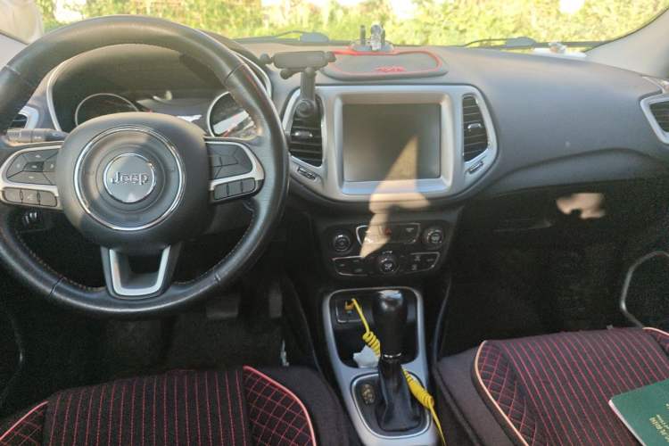 Used Jeep Compass 2017 200T Automatic Family Edition Center Console