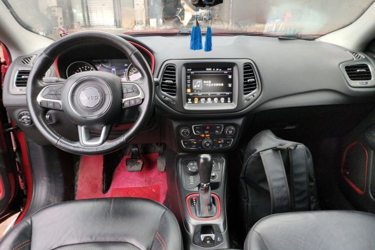 Used Jeep Compass 2017 200TS Automatic High-Performance All-Wheel Drive Edition Center Console