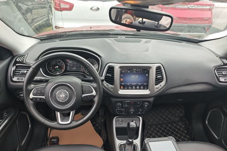 Used Jeep Compass 2017 200T Automatic Family Edition Center Console