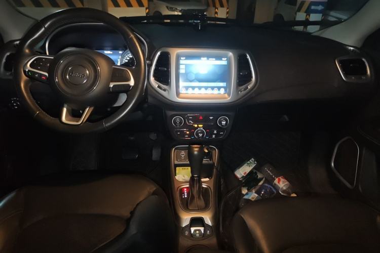 Used Jeep Compass 2017 200T Automatic Family Edition Center Console