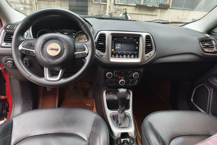 Used Jeep Compass 2017 200T Automatic Family Edition Center Console