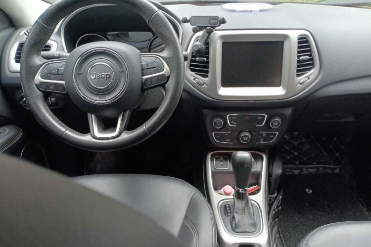 Used Jeep Compass 2017 200T Automatic Family Edition Center Console