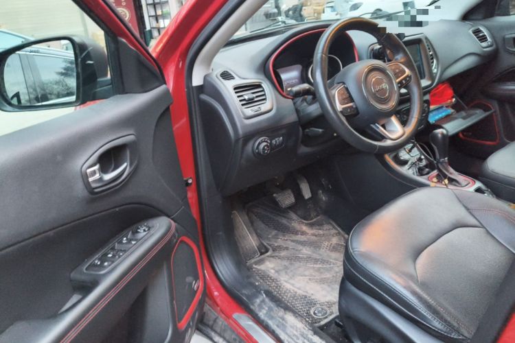 Used Jeep Compass 2017 200TS Automatic High-Performance All-Wheel Drive Edition Driver Seat