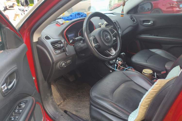 Used Jeep Compass 2017 200TS Automatic High-Performance All-Wheel Drive Edition Driver Seat