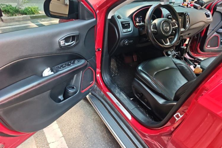 Used Jeep Compass 2017 200TS Automatic High-Performance All-Wheel Drive Edition Driver Seat