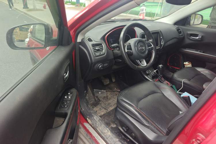Used Jeep Compass 2017 200TS Automatic High-Performance All-Wheel Drive Edition Driver Seat