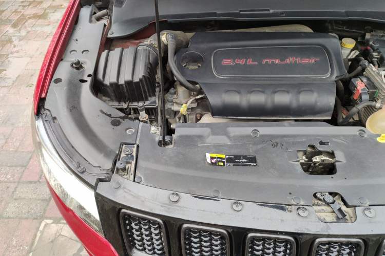Used Jeep Compass 2017 200TS Automatic High-Performance All-Wheel Drive Edition Engine Bay Right