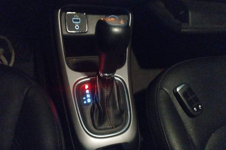 Used Jeep Compass 2017 200T Automatic Family Edition Gear Lever