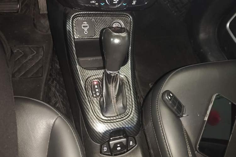 Used Jeep Compass 2017 200T Automatic Family Edition Gear Lever