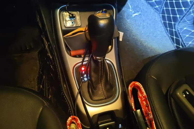 Used Jeep Compass 2017 200T Automatic Family Edition Gear Lever