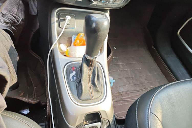 Used Jeep Compass 2017 200T Automatic Family Edition Gear Lever