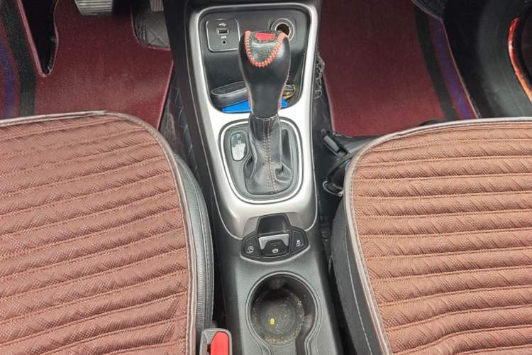 Used Jeep Compass 2017 200T Automatic Family Edition Gear Lever