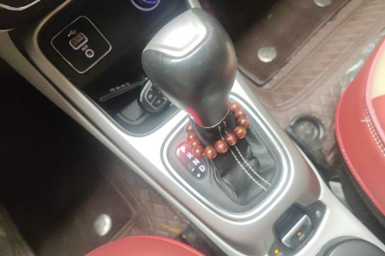 Used Jeep Compass 2017 200T Automatic Family Edition Gear Lever