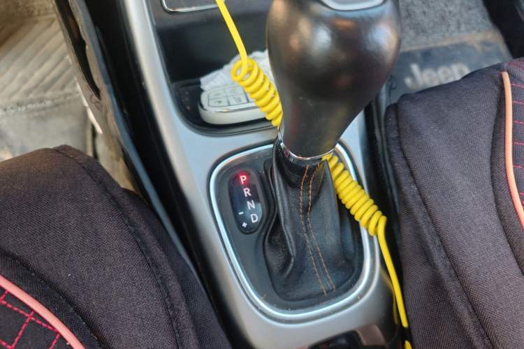 Used Jeep Compass 2017 200T Automatic Family Edition Gear Lever