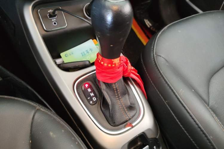 Used Jeep Compass 2017 200T Automatic Family Edition Gear Lever