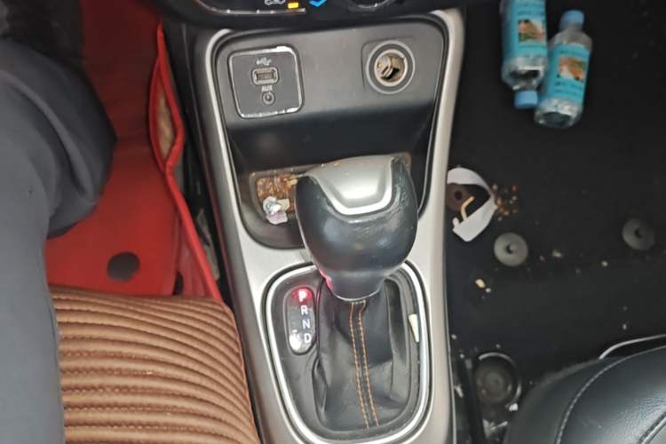 Used Jeep Compass 2017 200T Automatic Family Edition Gear Lever