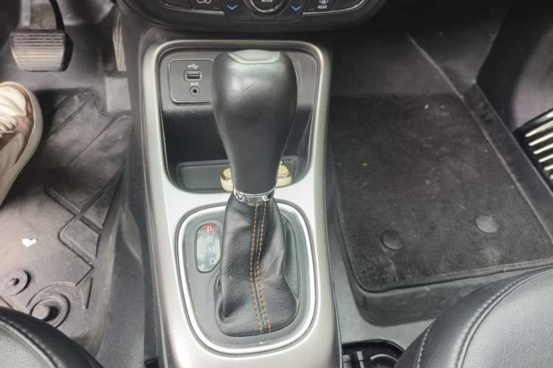 Used Jeep Compass 2017 200T Automatic Family Edition Gear Lever