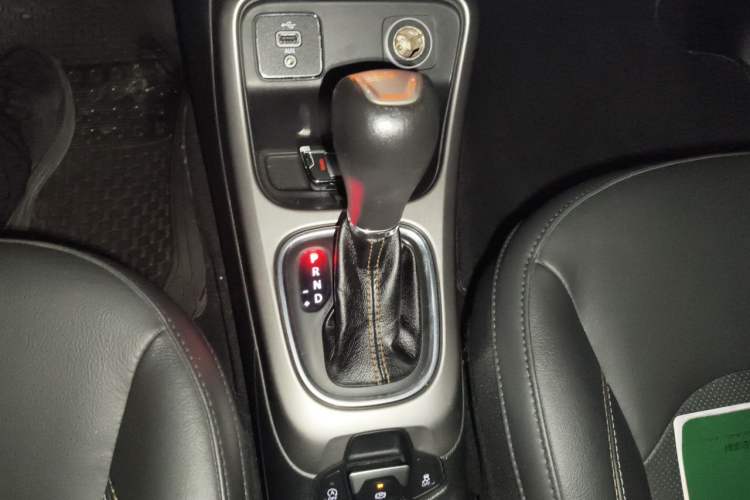Used Jeep Compass 2017 200T Automatic Family Edition Gear Lever