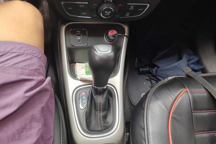 Used Jeep Compass 2017 200T Automatic Family Edition Gear Lever