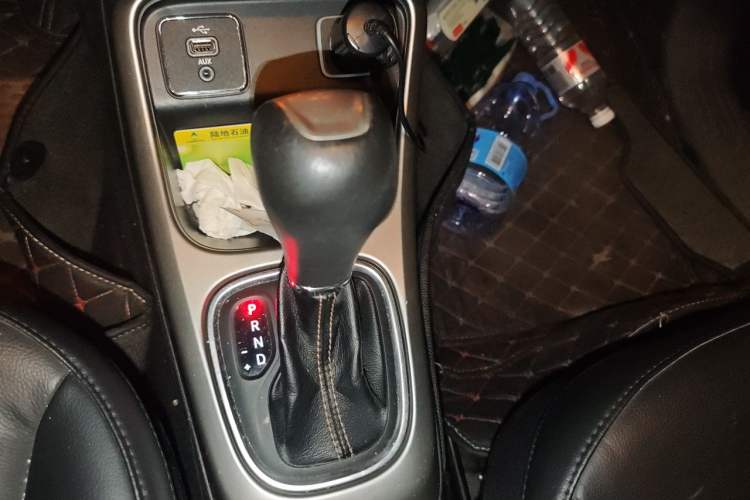 Used Jeep Compass 2017 200T Automatic Family Edition Gear Lever
