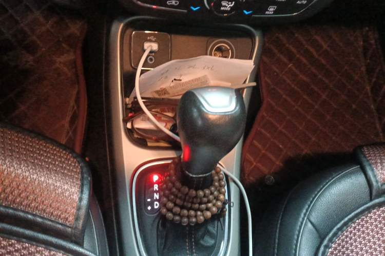 Used Jeep Compass 2017 200T Automatic Family Edition Gear Lever