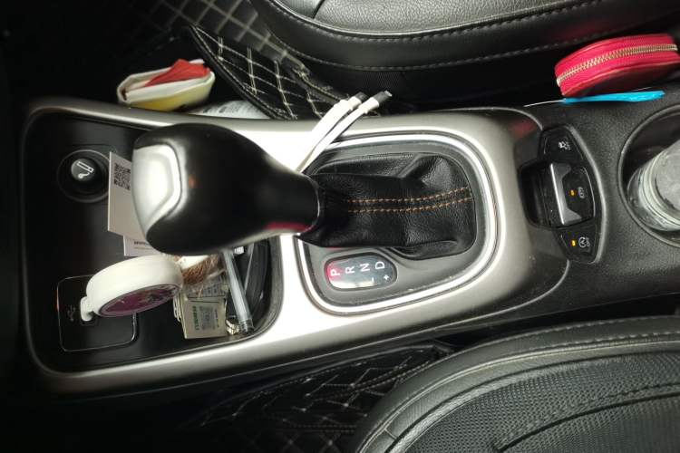 Used Jeep Compass 2017 200T Automatic Family Edition Gear Lever