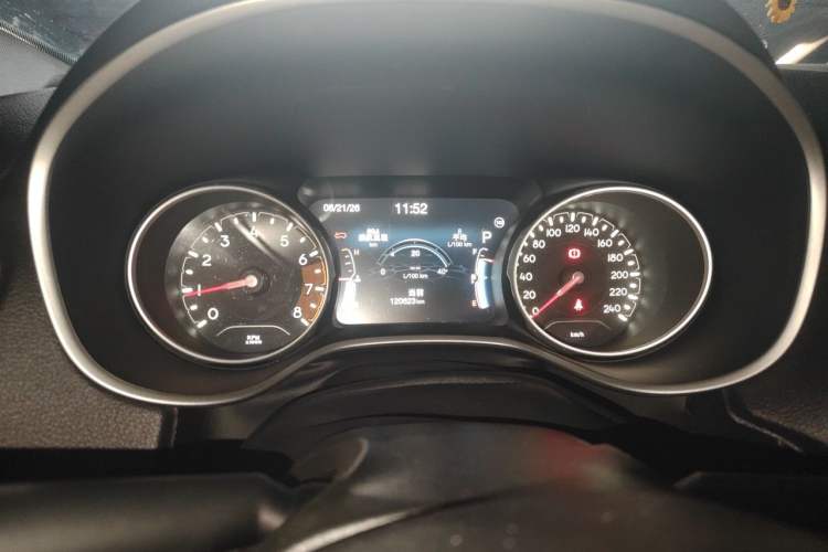 Used Jeep Compass 2017 200T Automatic Family Edition Instrument Cluster