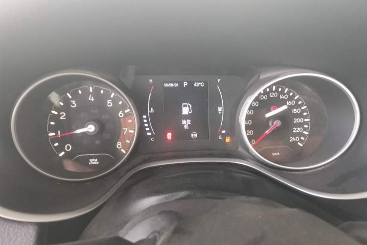 Used Jeep Compass 2017 200T Automatic Comfort Edition Instrument Cluster