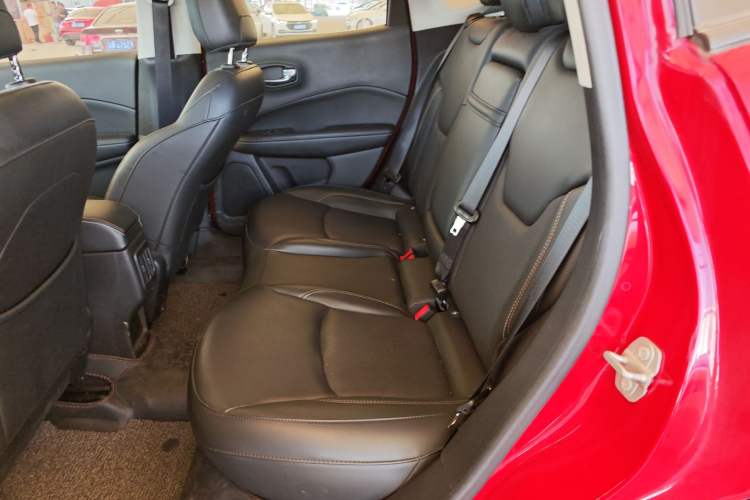 Used Jeep Compass 2017 200T Automatic Family Edition Interior 1