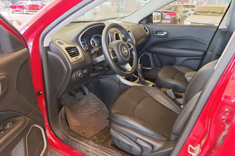 Used Jeep Compass 2017 200T Automatic Family Edition Interior 2